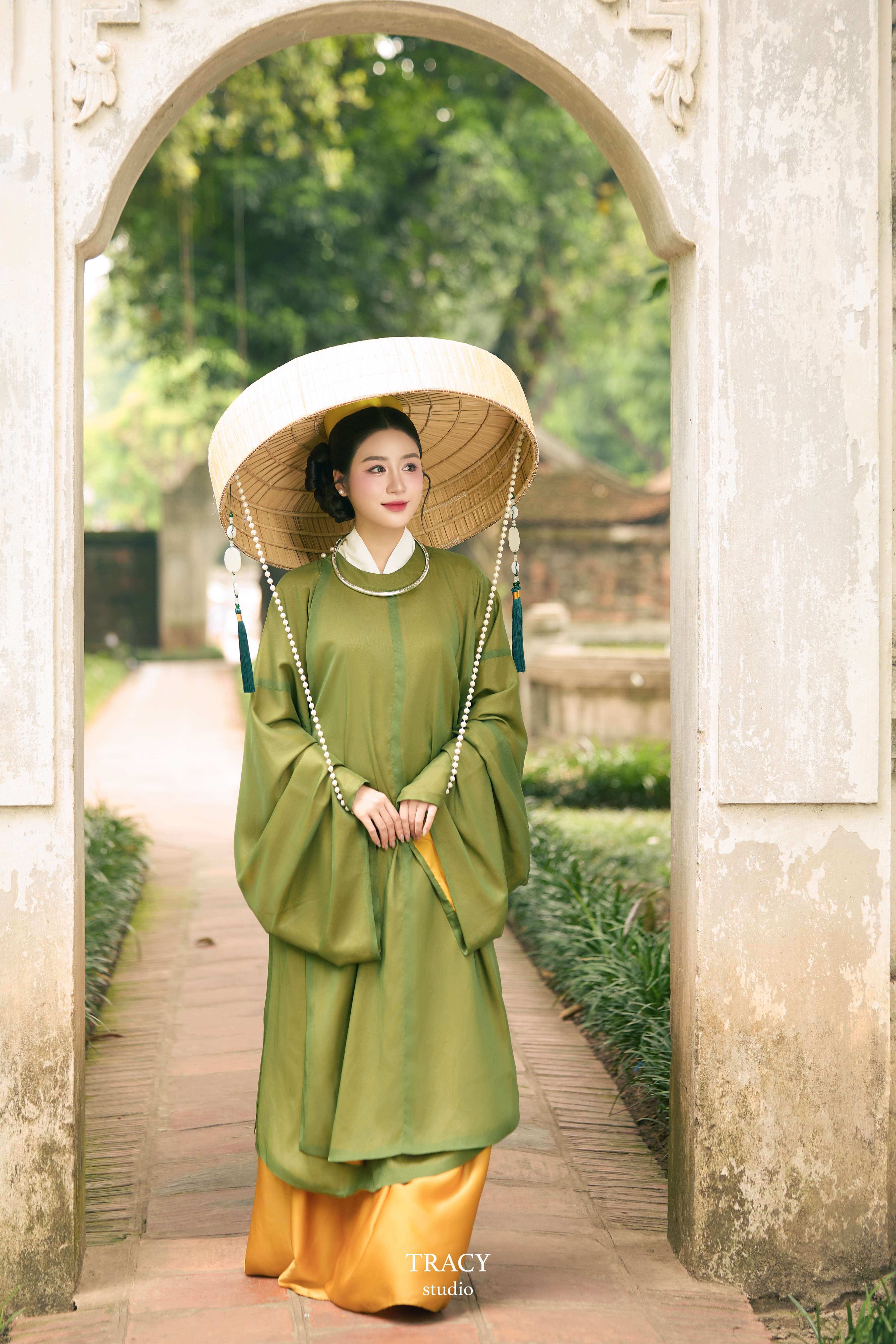 frontend/img/gallery/anh-tet-yem-ao-dai/tracy-studio-chup-viet-phuc-phuong-linh (2).jpg